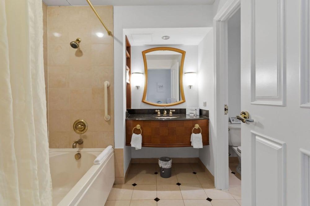 CozySuites at Showboat photo 56