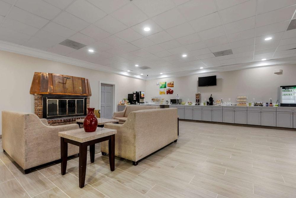 Quality Inn & Suites New Hartford - Utica photo 38