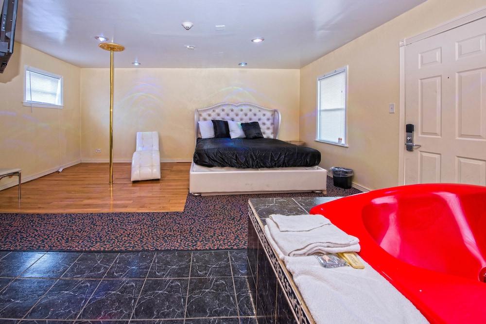 Presidential Inn & Suites photo 21