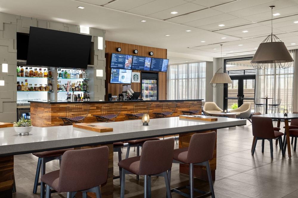 Courtyard by Marriott Omaha East/Council Bluffs, IA photo 54