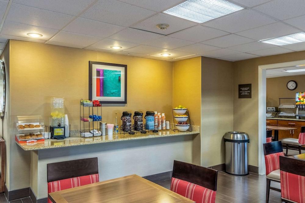 Comfort Inn Tucson Central photo 34