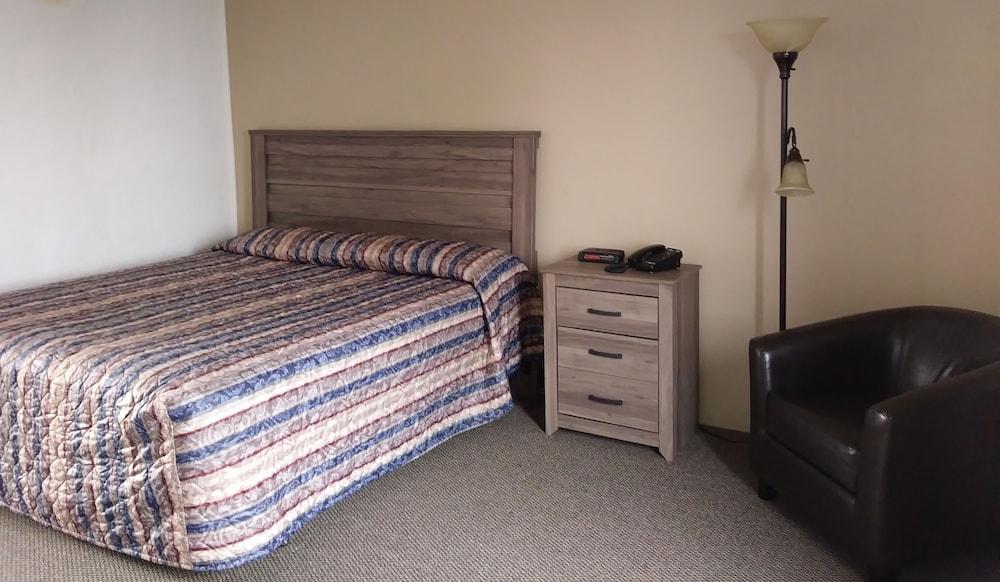 Driftwood Motel photo 3