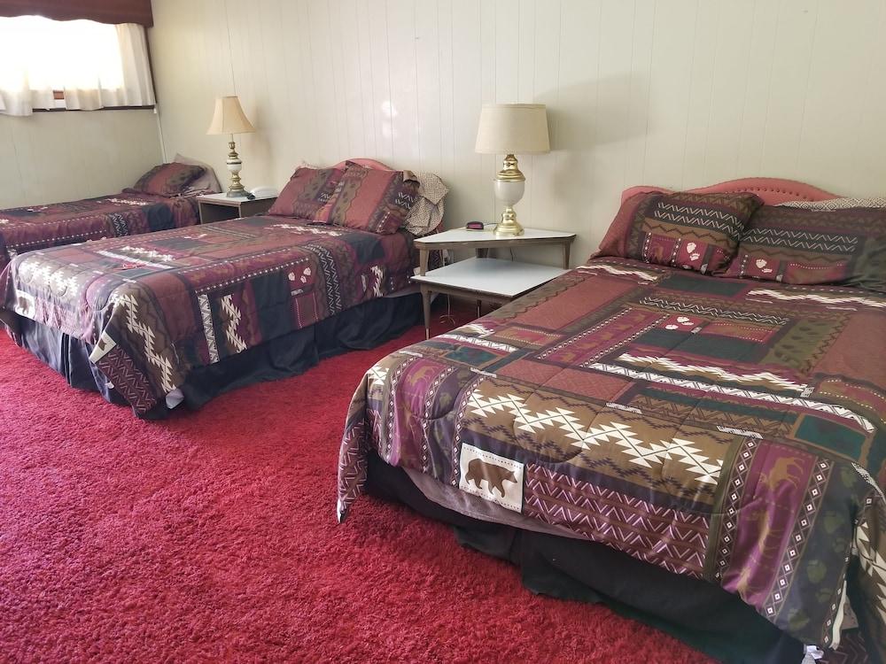 Duffer Motel photo 60