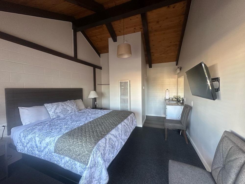 Lee Vining Motel photo 26