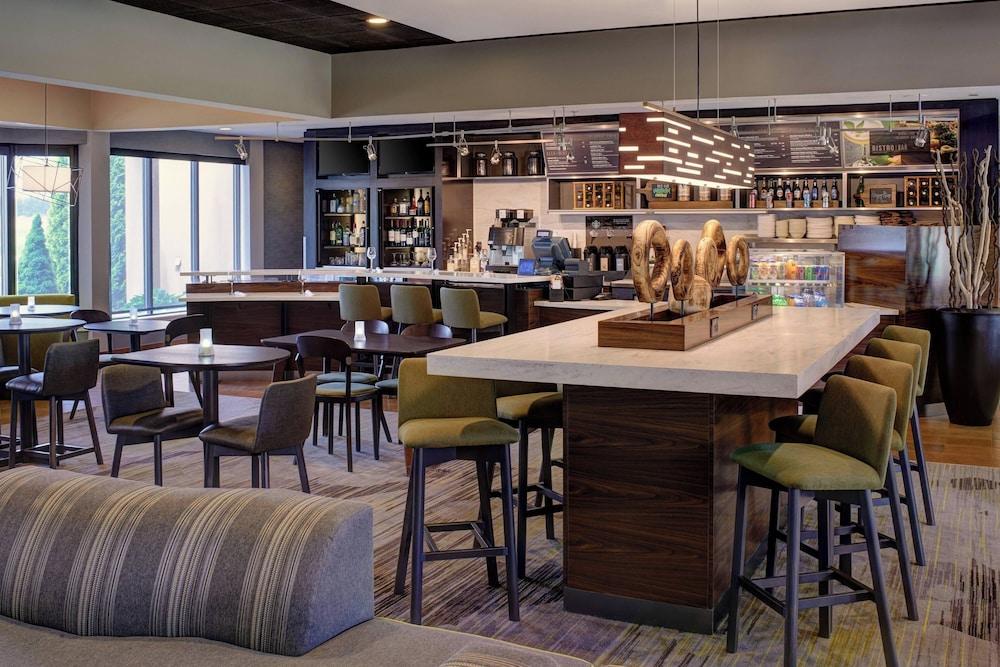 Courtyard by Marriott Detroit Dearborn photo 25