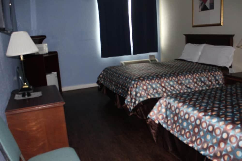 Arrowhead Inn photo 2