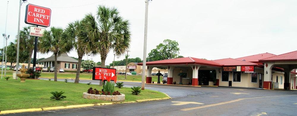 Red Carpet Inn — hotel in Natchez