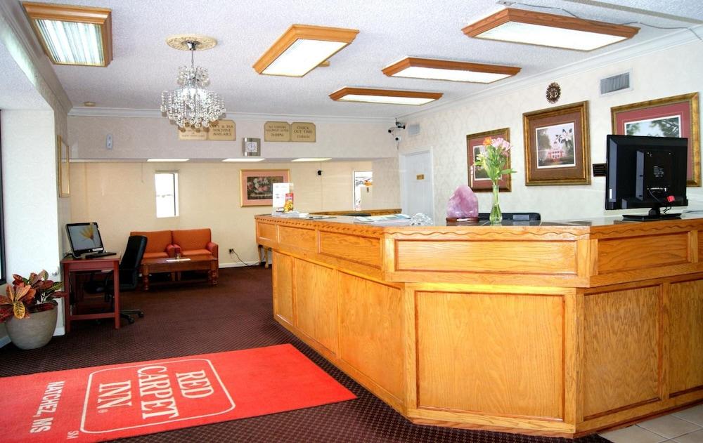 Red Carpet Inn photo 6