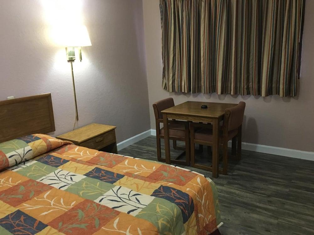 Finns Motel photo 16