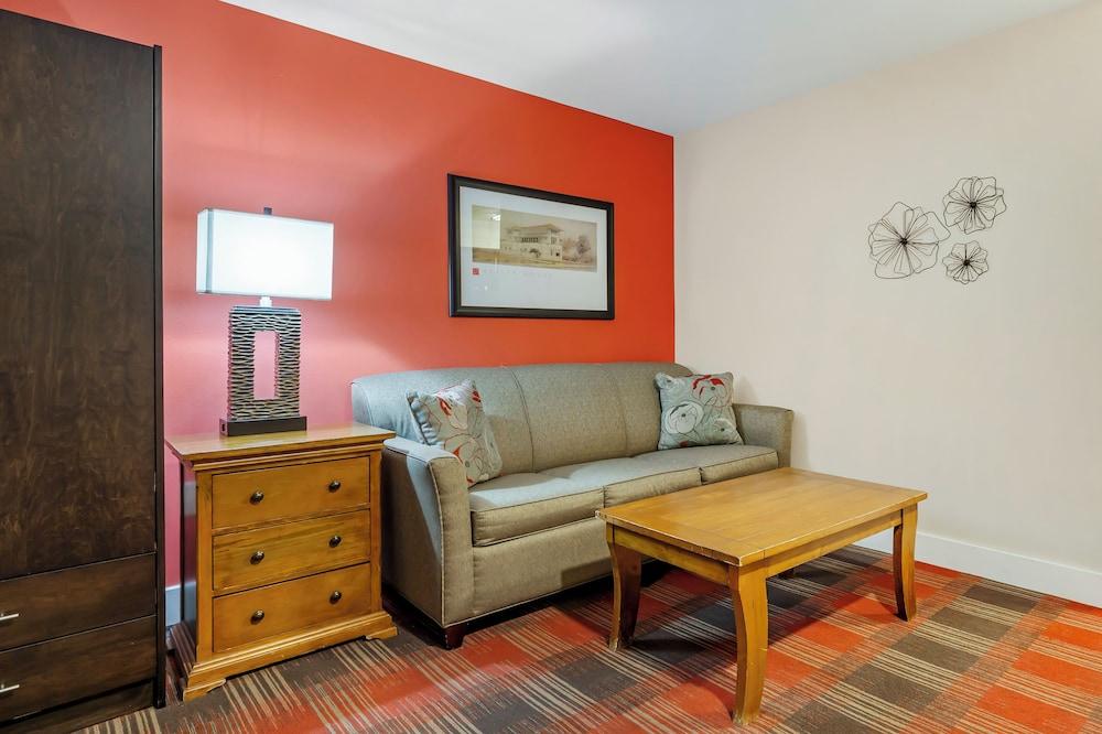 Polynesian Hotel & Suites Wisconsin Dells/Lake Delton photo 8