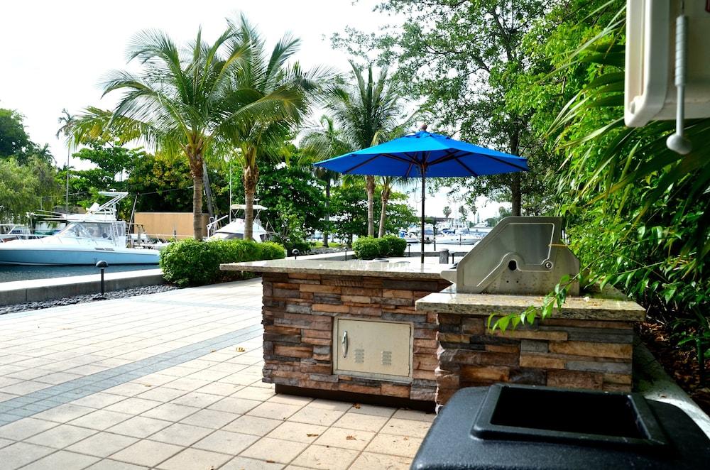 Riviera Luxury Living at River Oaks Marina and Tower photo 16