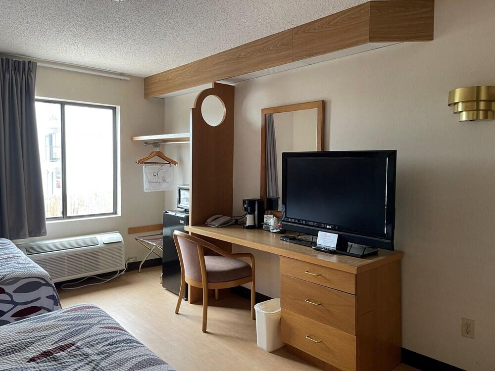 Red Roof Inn Branson photo 14