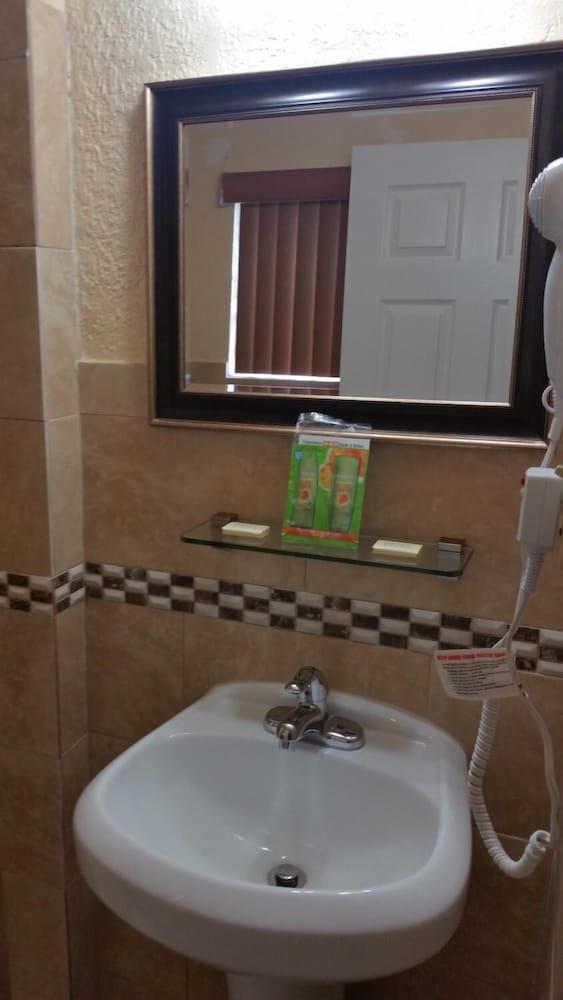 Palms Inn photo 9