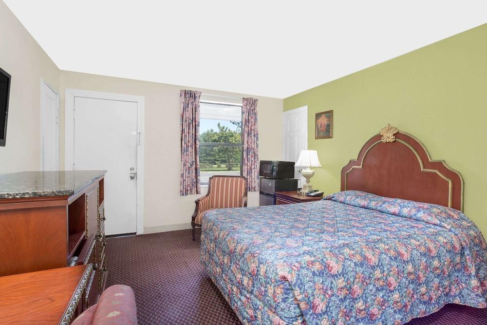 Knights Inn Emporia photo 6