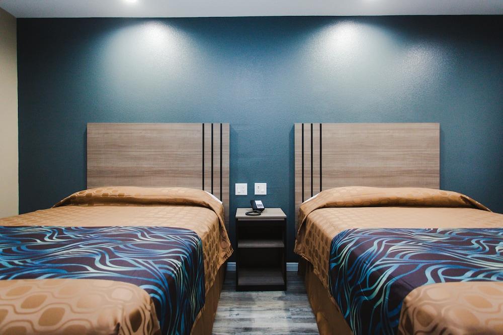 Budget Host Inn and Suites photo 6