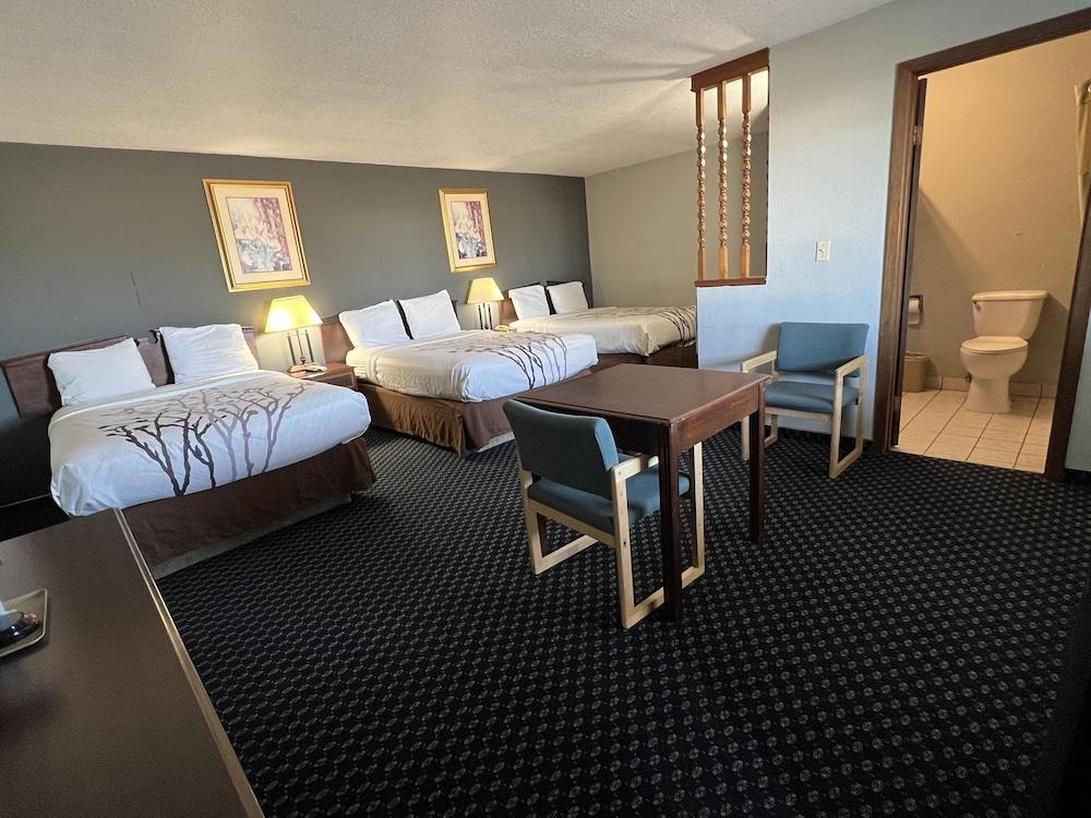Greensburg Inn photo 23