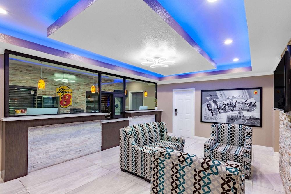 Super 8 by Wyndham Houston Northwest Cypress photo 1