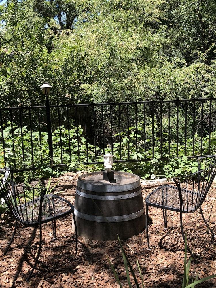 Glen Ellen Inn photo 22