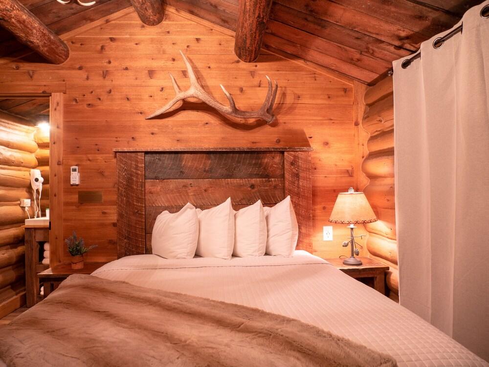 Elkhorn Cabins And Inn photo 17