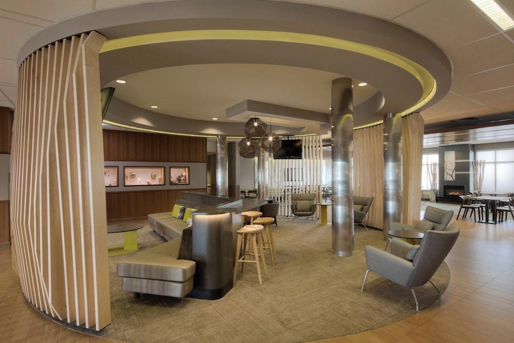 SpringHill Suites Anchorage University Lake photo 5