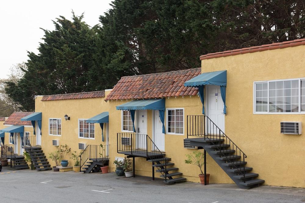 Alpine Inn And Suites photo 32