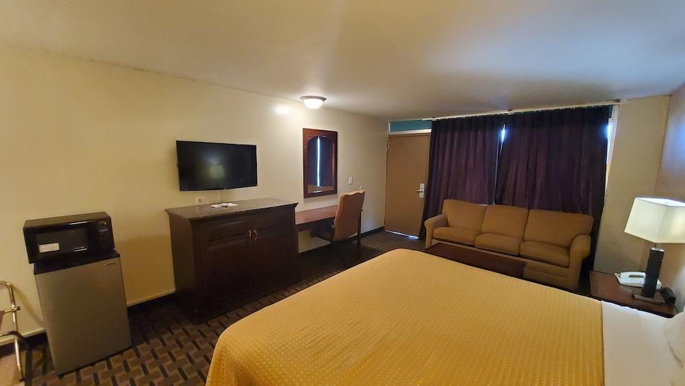 Marion Gray Plaza Motel photo 14