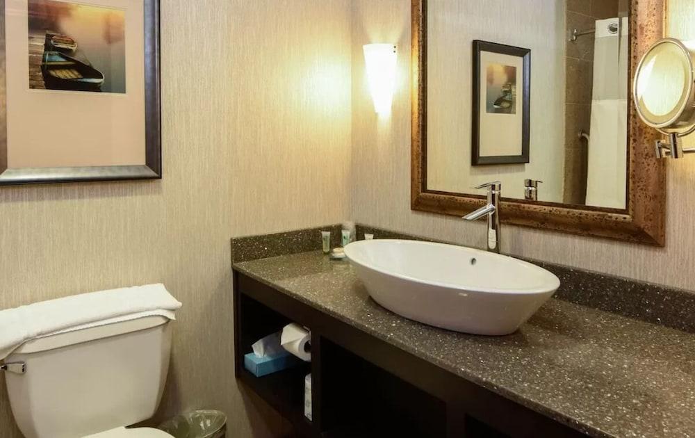 Wheeling Island Hotel-Casino-Racetrack photo 14