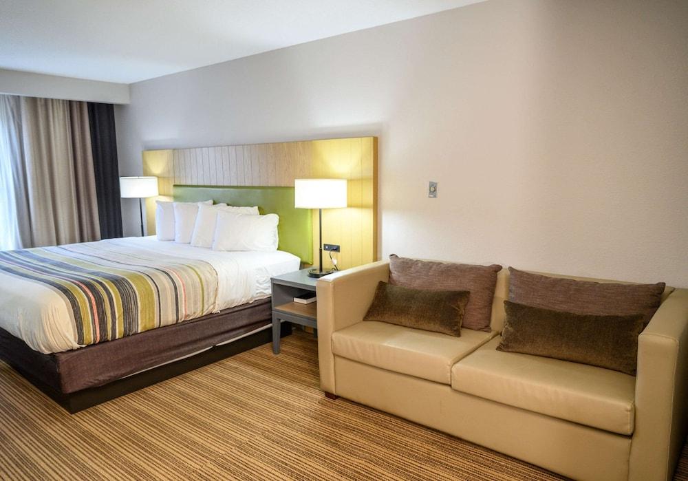 Country Inn & Suites by Radisson, Greenfield, IN photo 32