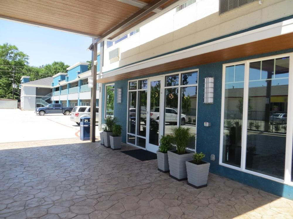 Hotel Blue - Woodlands photo 54