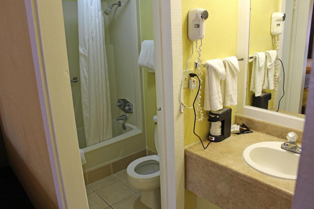 Americas Best Value Inn Conyer photo 33