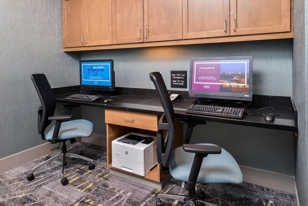 Hampton Inn Omaha Airport photo 36