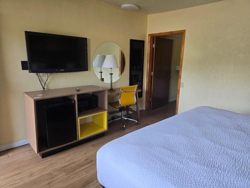 University Inn Gainesville photo 8