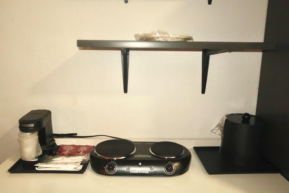 Studio 6 Elkhart, IN- Kitchenette Rooms photo 12
