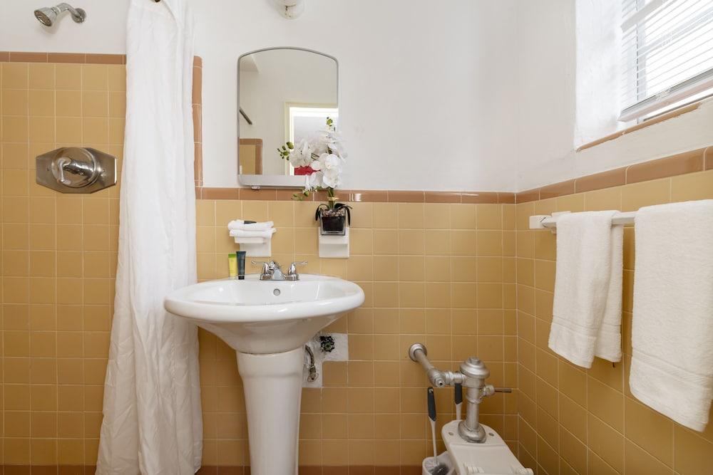 Norman's Hotel and Dining photo 26