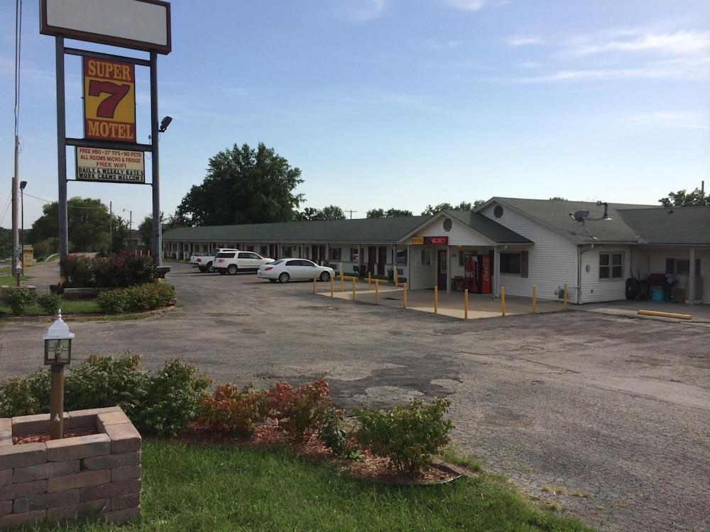 Super 7 Motel Sedalia photo 17
