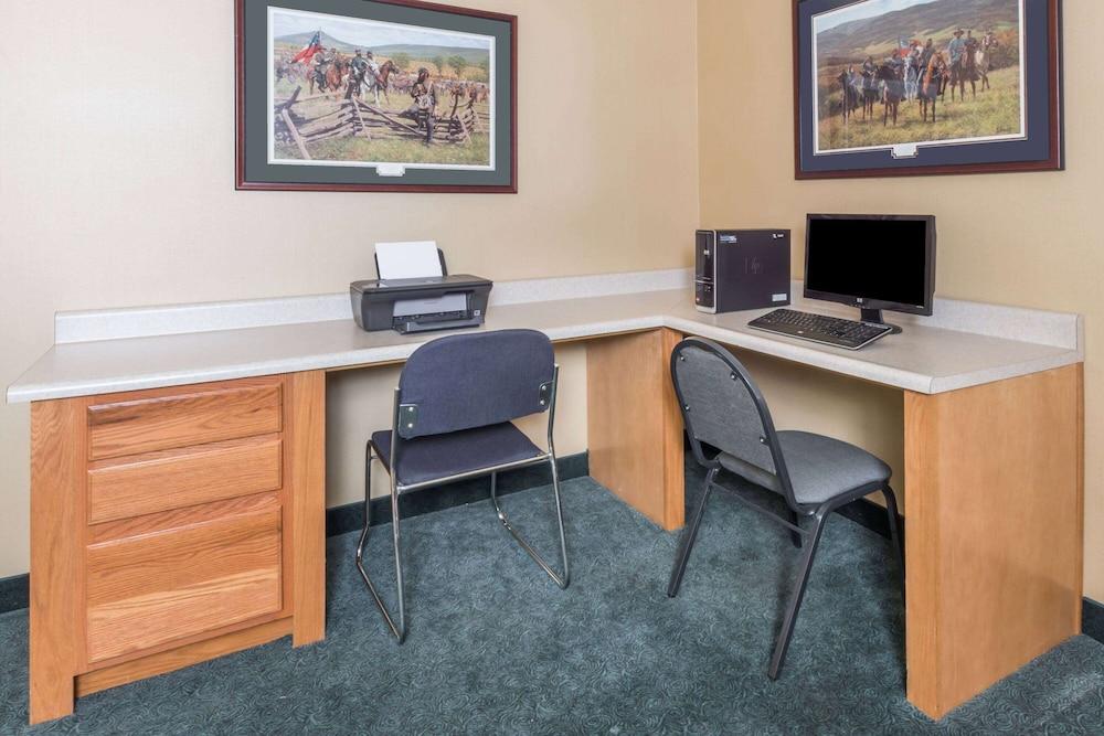 Ramada by Wyndham Strasburg/Shenandoah Valley photo 33