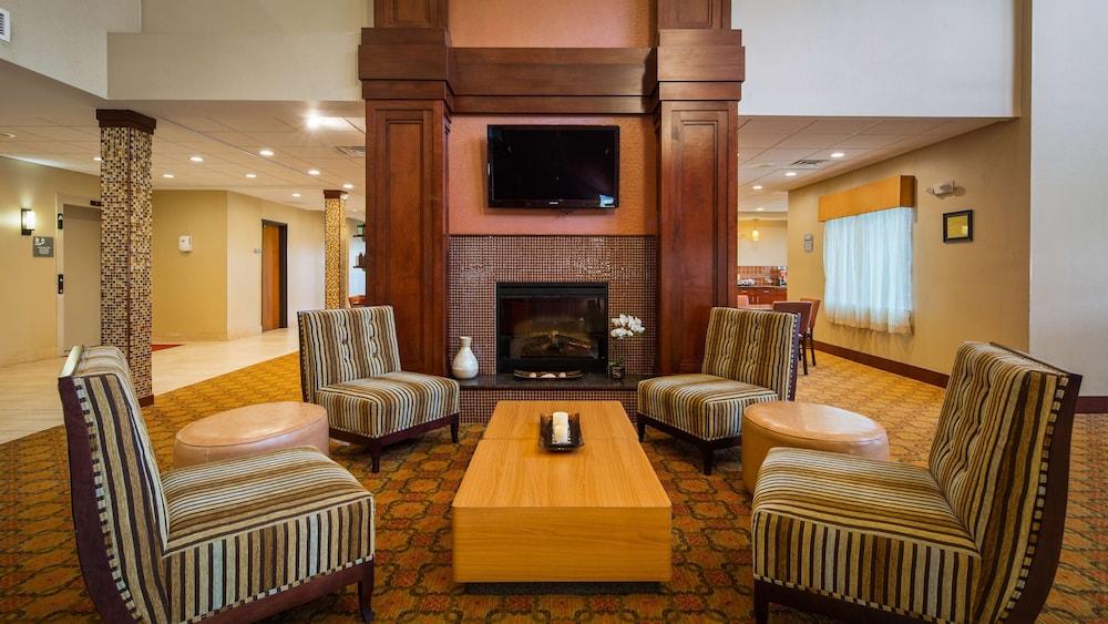 Best Western Plus Finger Lakes Inn & Suites photo 2