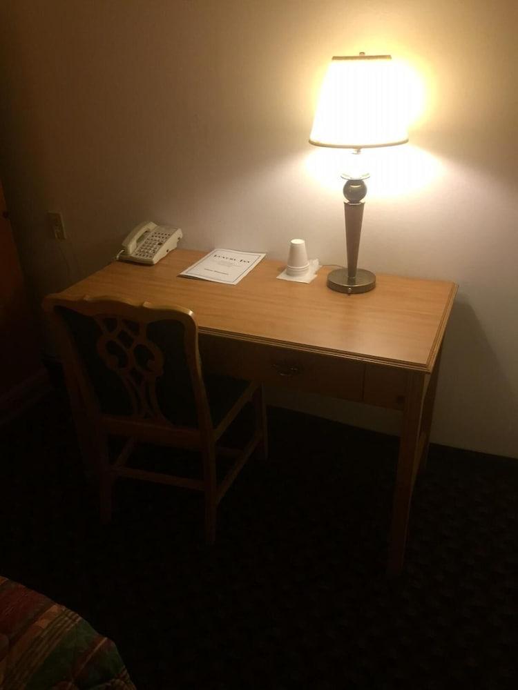 Luxury Inn & Suites photo 6