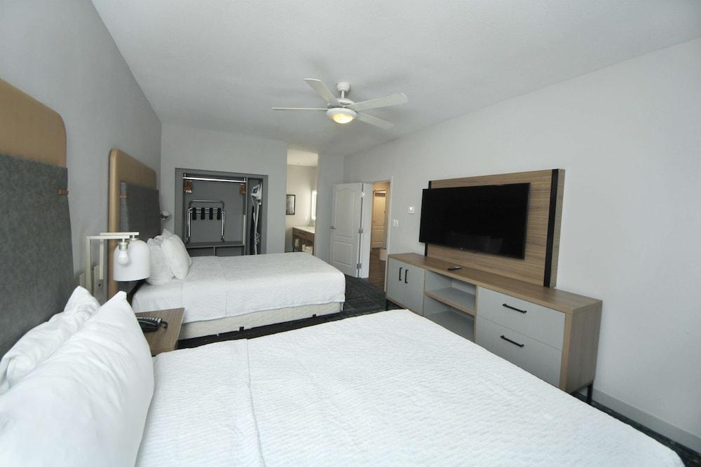 Homewood Beaumont, TX photo 15