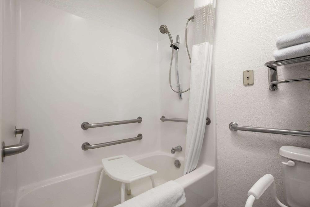 Travelodge by Wyndham Pendleton OR photo 20