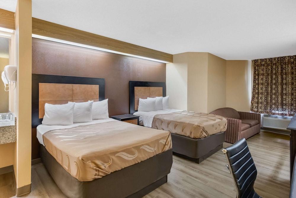 Quality Inn Lees Summit - Kansas City photo 20