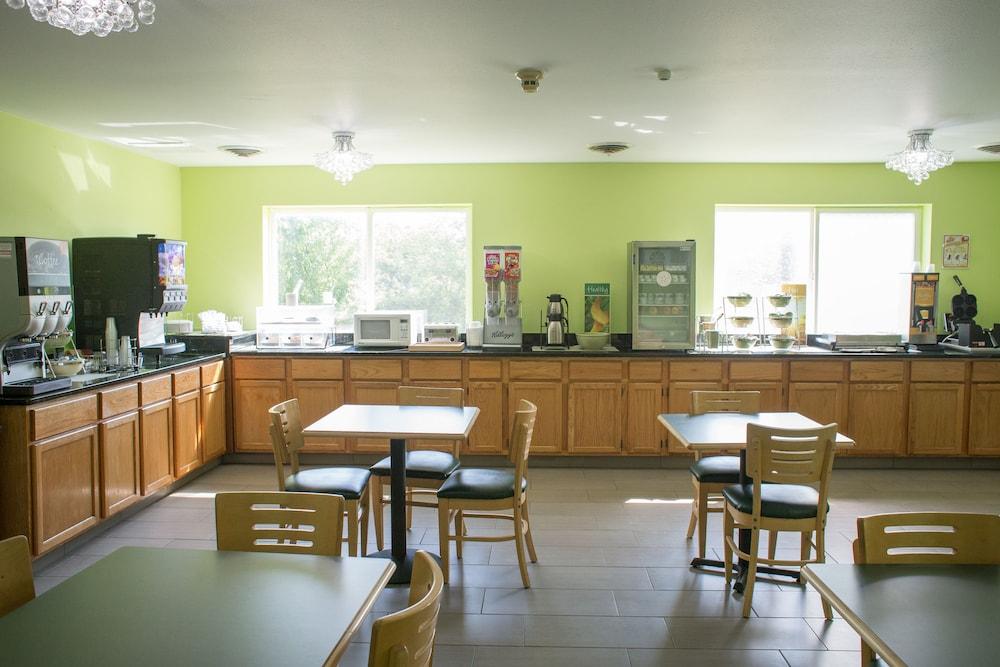 Quality Inn Edgerton photo 39
