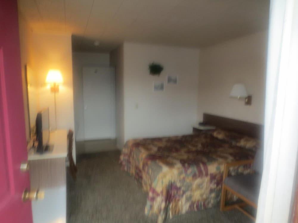 Down Towner Inn photo 8