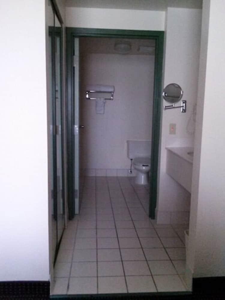 Allure Suites photo 13