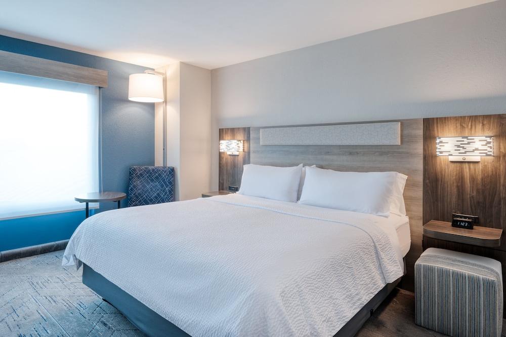 Holiday Inn Express Hotel & Suites Greenwood by IHG photo 22