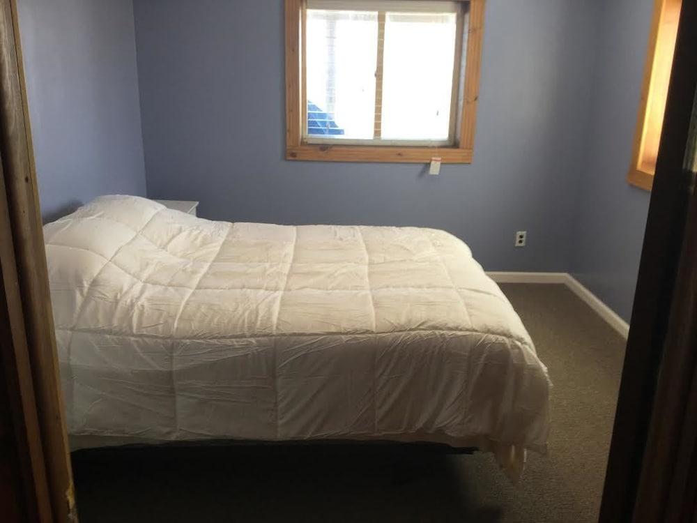 Waters Edge Motel photo 16