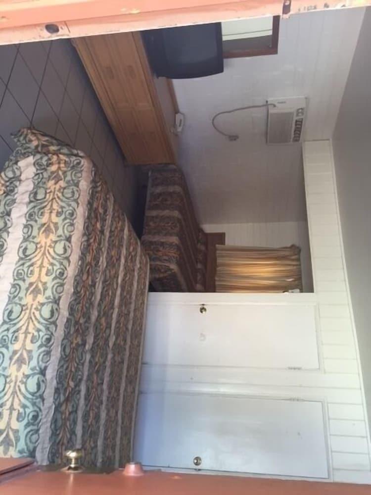 Sunland Motel photo 2
