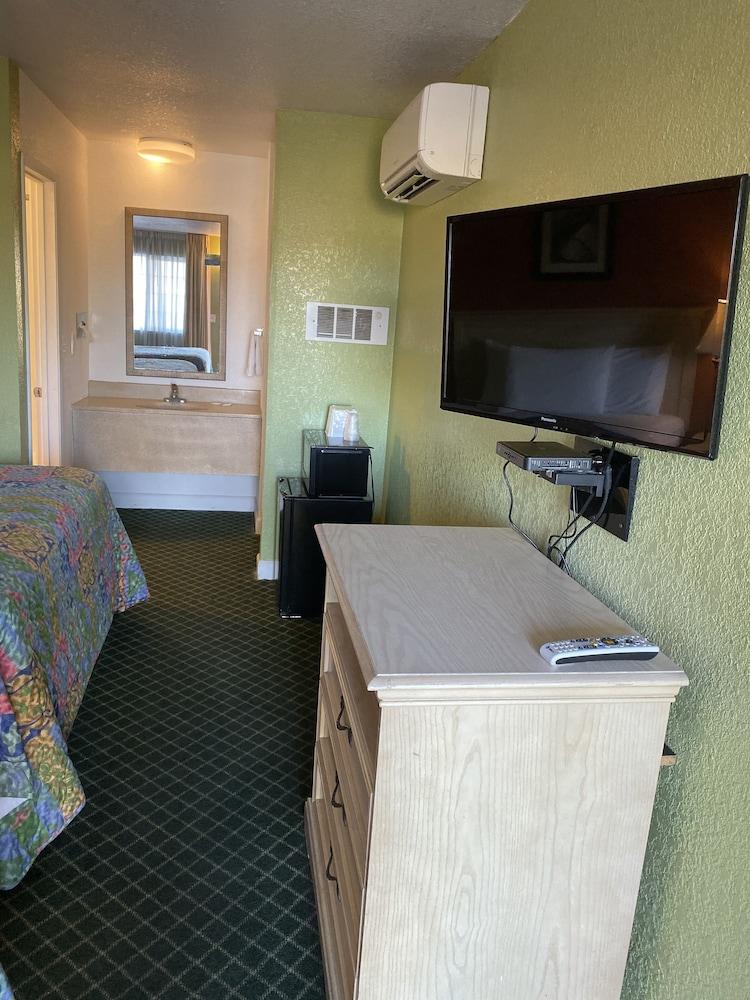 Fireside Inn Santa Cruz photo 25