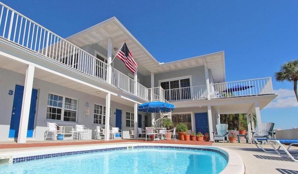 Beachouse Inn & Suites photo 1
