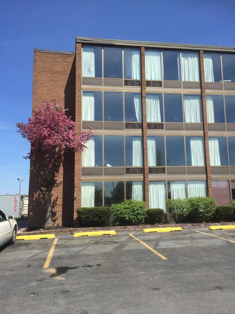 Days Inn by Wyndham Syracuse photo 38